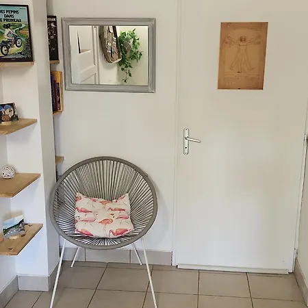 T2 Avec Terrasse Jardin Et Parking Prive, A 2 Minutes Du Centre ! *