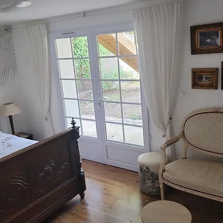 Apartment T2 Avec Terrasse Jardin Et Parking Prive, A 2 Minutes Du Centre !